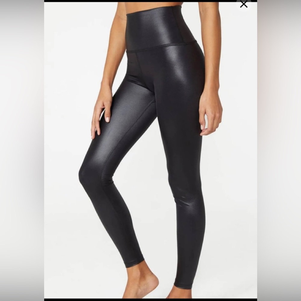 Beyond yoga sportgloss  Smooth Operator High Waisted Midi Legging size medium